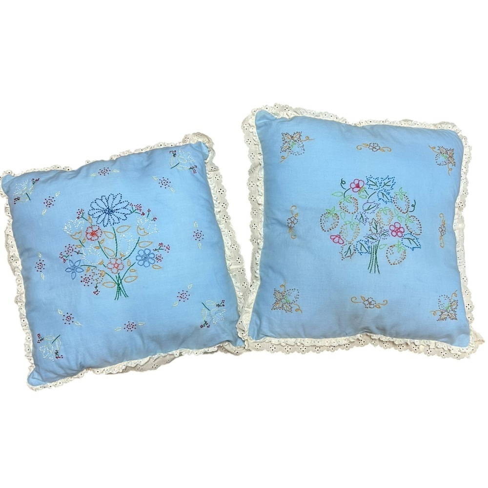 Vtg Pillows Set Of 2 Embroidery Needlepoint Floral Handmade Blue 16x16